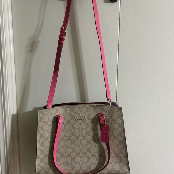 Large Coach Handbag - Picture 1 of 7